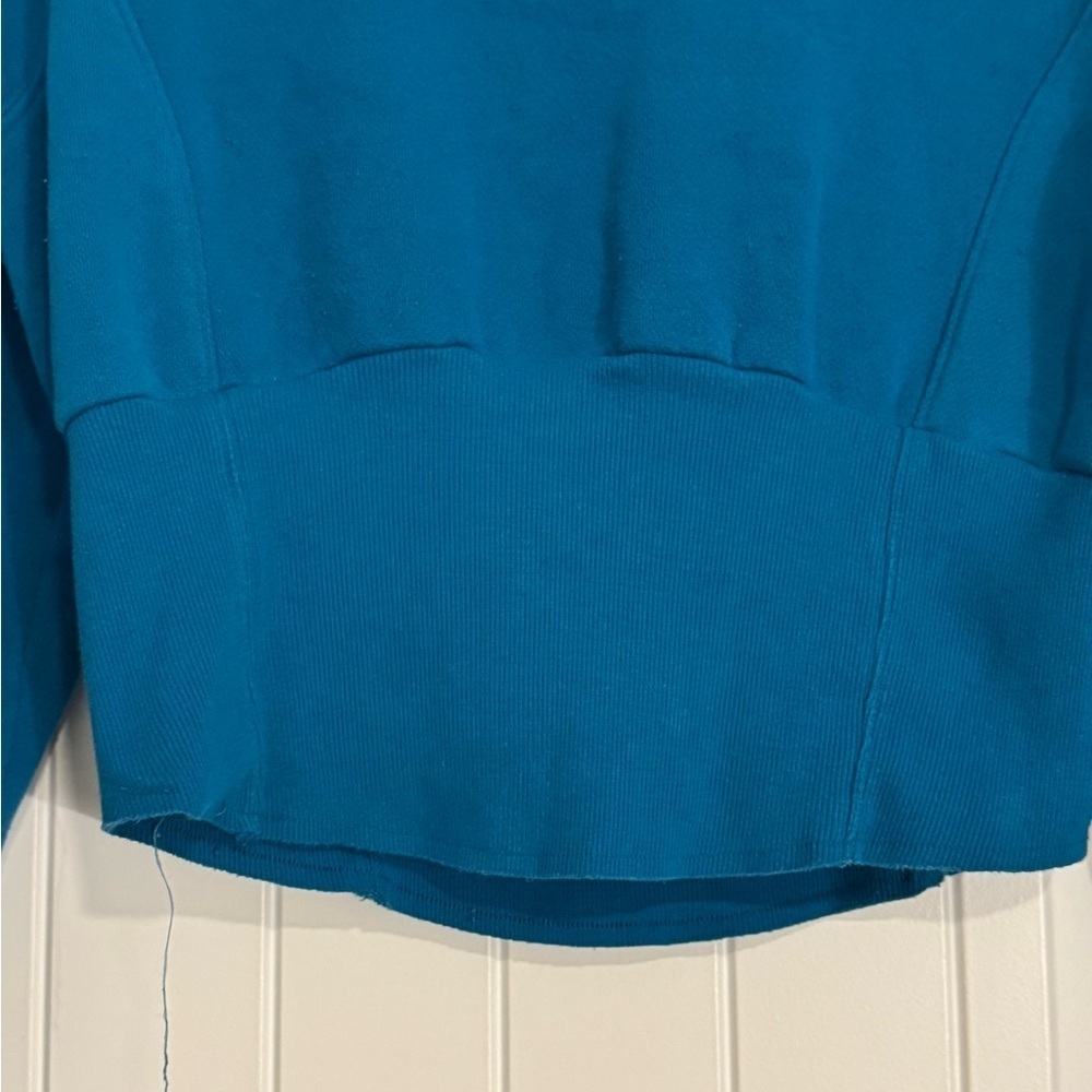 Victoria's Secret Turquoise Pullover - Picture 4 of 4